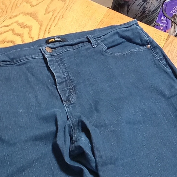 LEE Jeans Women 20 BLUE Denim Preowned CLASSIC FIT STRAIGHT LEG Used Spring - Picture 3 of 12